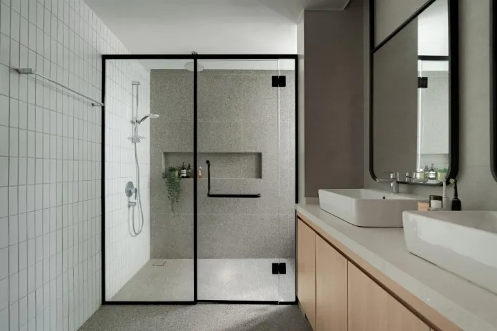 premium-black-profile-bathroom-shower-glass-sliding-soft-close-door